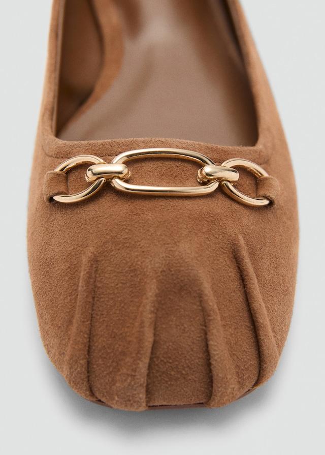 Mango Leder-Ballerinas mit Gliederkettendetail Neueste Stile