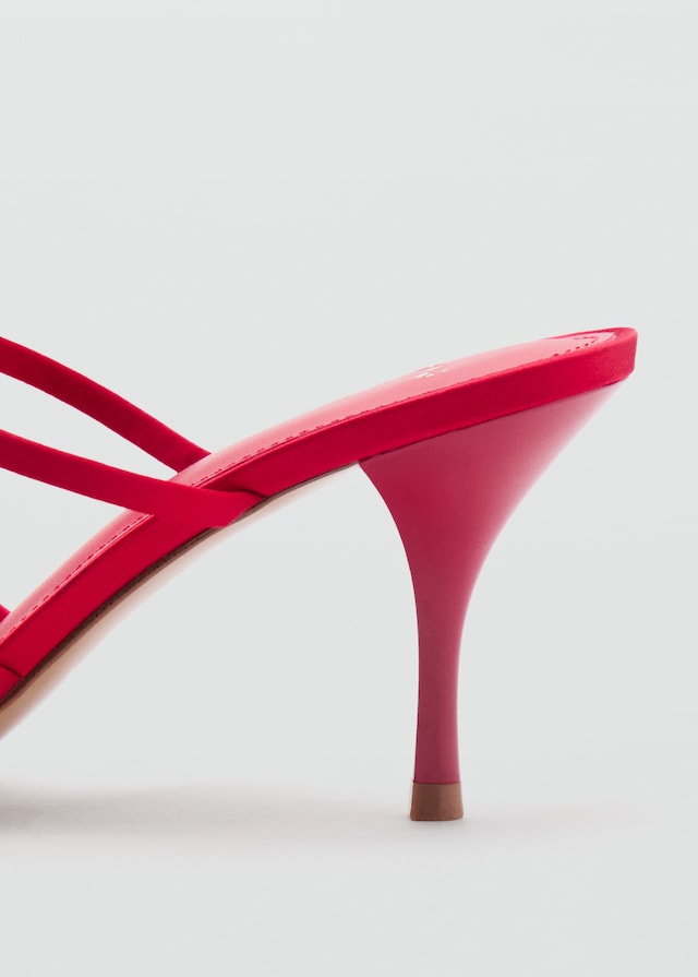 Mango Riemchen-Sandalette mit Schleifendetail Tägliche Deals
