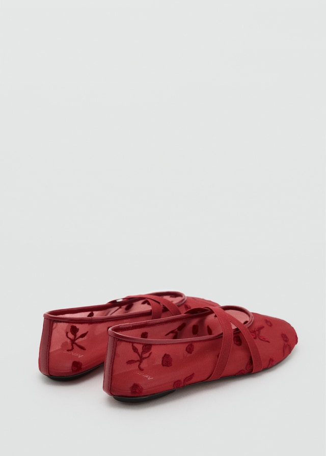 Mango Ballerinas mit Kreuzriemen und Blumenstickerei Bis zu 50% Rabatt