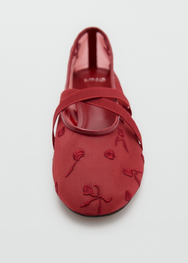 Mango Ballerinas mit Kreuzriemen und Blumenstickerei Bis zu 50% Rabatt