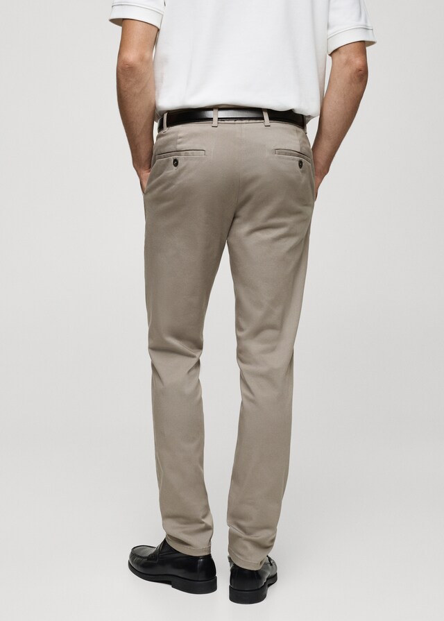 Mango Slim-Fit-Chinohose Barna aus Serge im Angebot