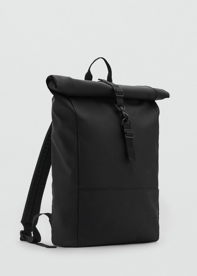 Mango Gummierter Rucksack mit Umschlagverschluss Riesige Ersparnisse