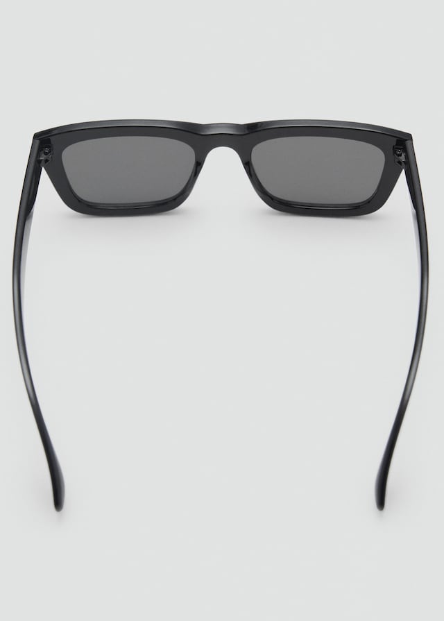 Mango Sonnenbrille mit rechteckigem Brillengestell Nur noch ein Tag übrig