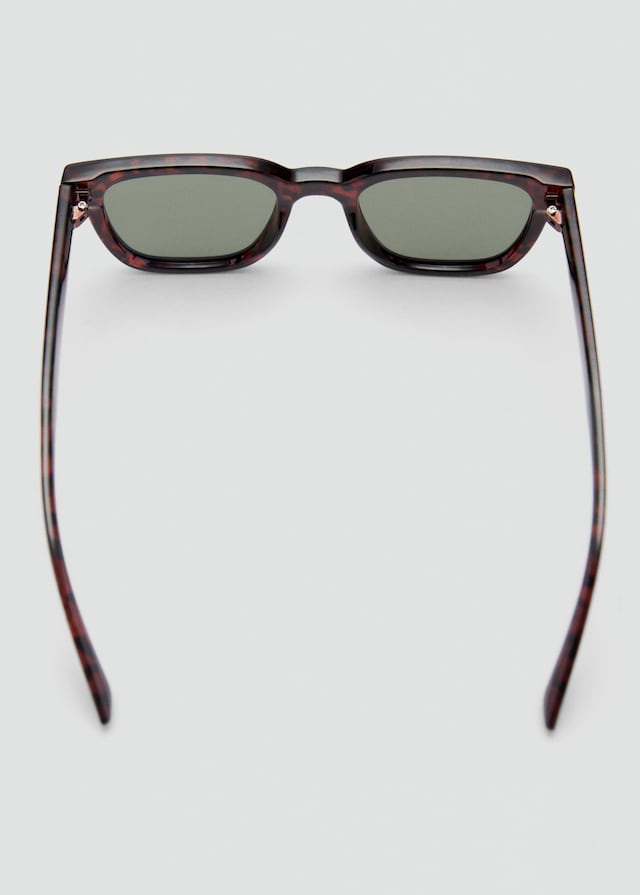 Mango Polarisierte Sonnenbrille mit rechteckigem Design Fabrikladen