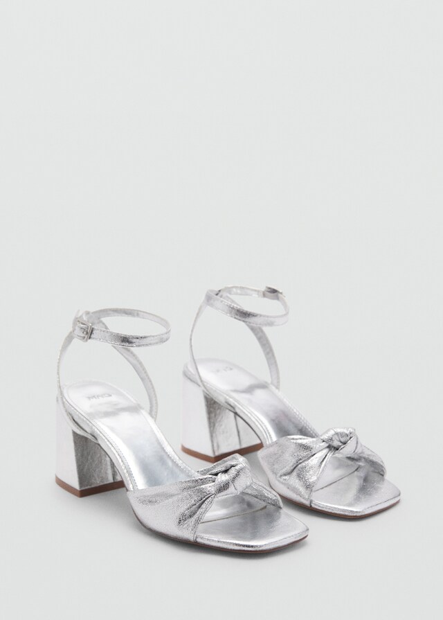 Mango Sandale mit Metallic-Schleifendetail