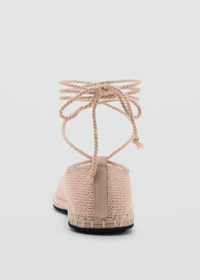 Mango Strick-Ballerina mit Schnürsenkeldetails JETZT KAUFEN
