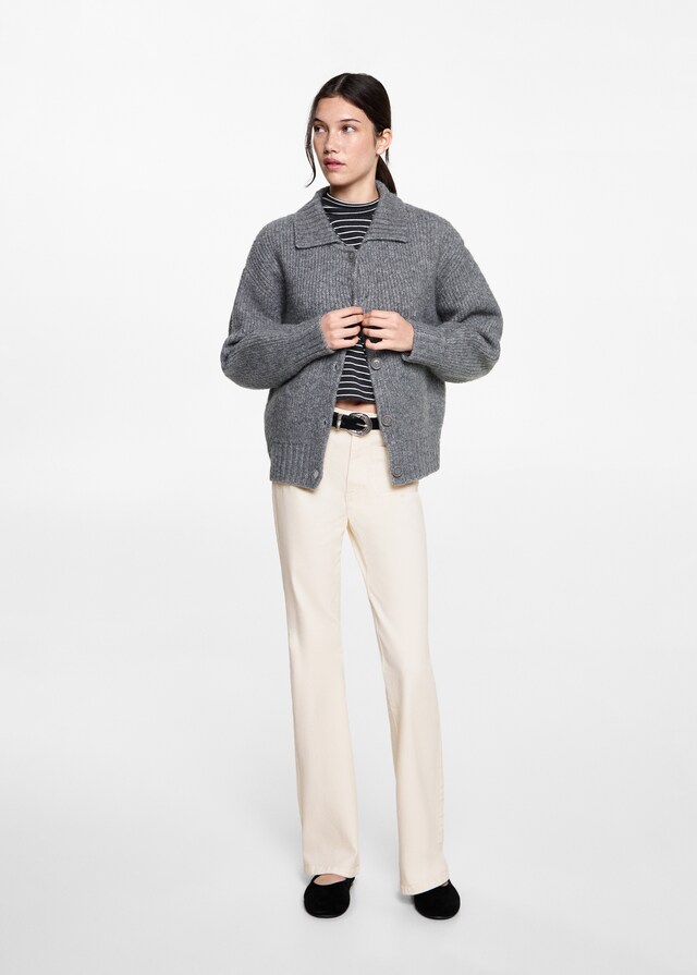 Mango Flared Jeans mit Taschen Vatertagsangebot