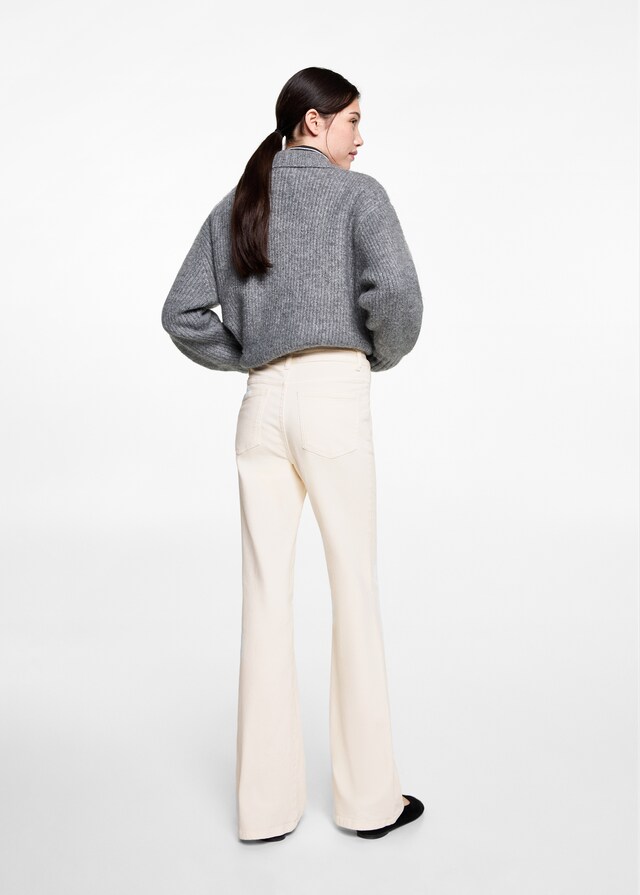 Mango Flared Jeans mit Taschen Vatertagsangebot