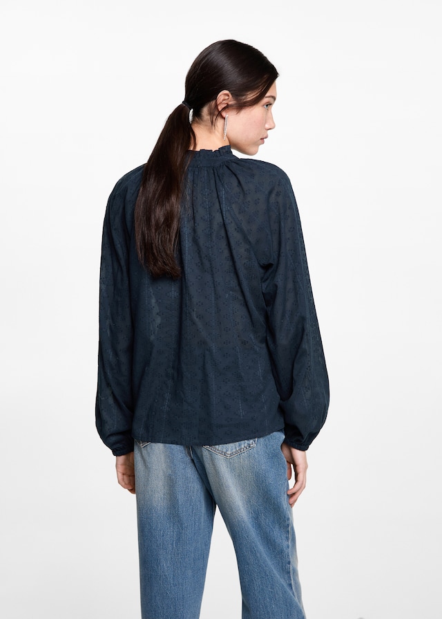 Mango Strukturierte Bluse bestickt Räumungsverkauf